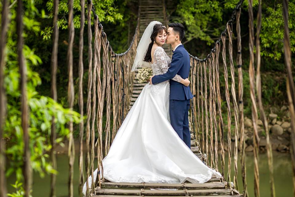 Chụp ảnh cưới ở Cầu Mây Sapa
