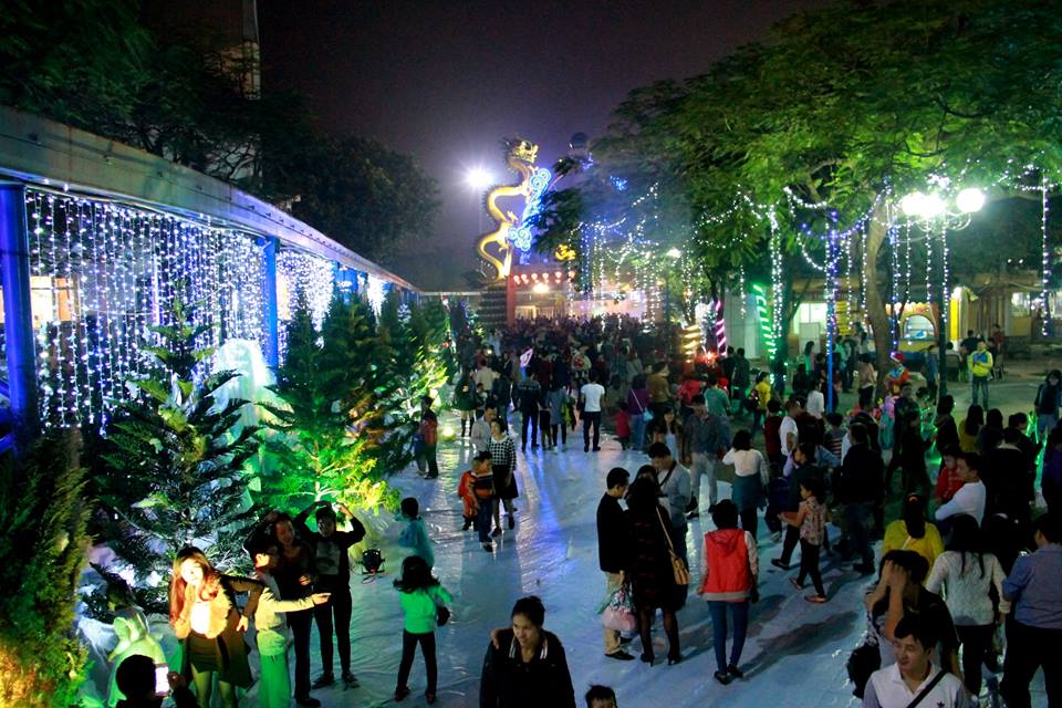 Đi chơi Noel ở công viên Hồ Tây, Hà Nội
