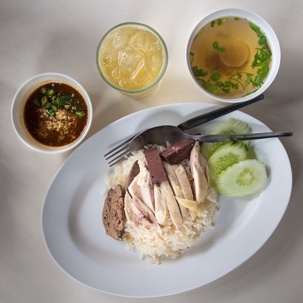 Du lịch thái lan nên ăn gì Khao man kai