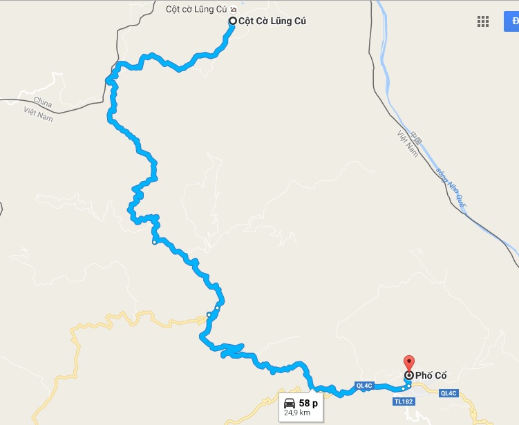Cung đường từ cột cờ Lũng Cú về thị trấn Đồng Văn