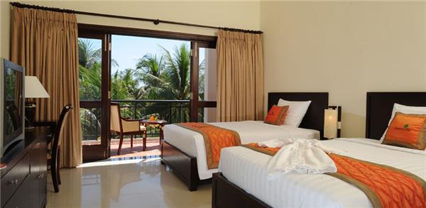 Phòng Junior Suite khách sạn Diamond Bay Resort and Spa Nha Trang
