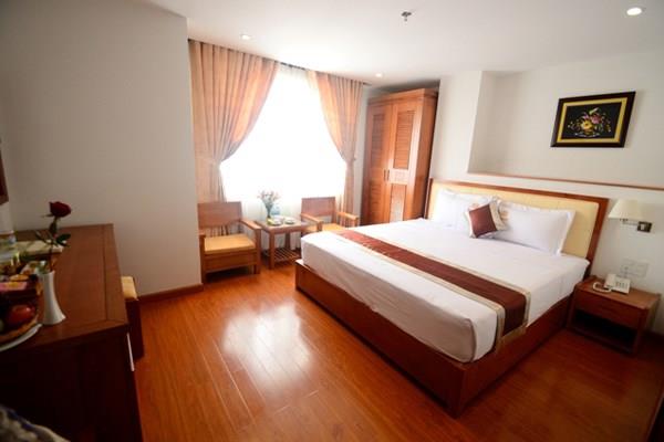 Phòng Deluxe khách sạn Golden Beach Nha Trang